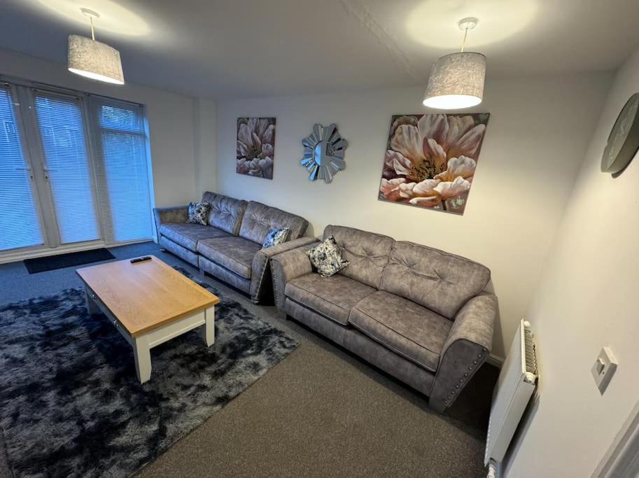 הוילה וולינגבורו Modern Townhouse - 3 Bed 2.5 Bath 2 Private Gated Parking מראה חיצוני תמונה