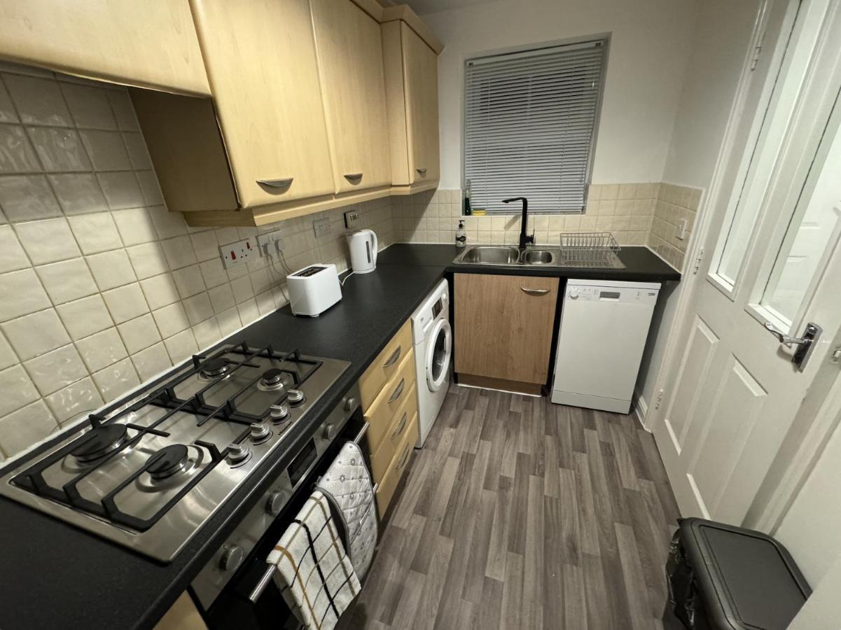 הוילה וולינגבורו Modern Townhouse - 3 Bed 2.5 Bath 2 Private Gated Parking מראה חיצוני תמונה