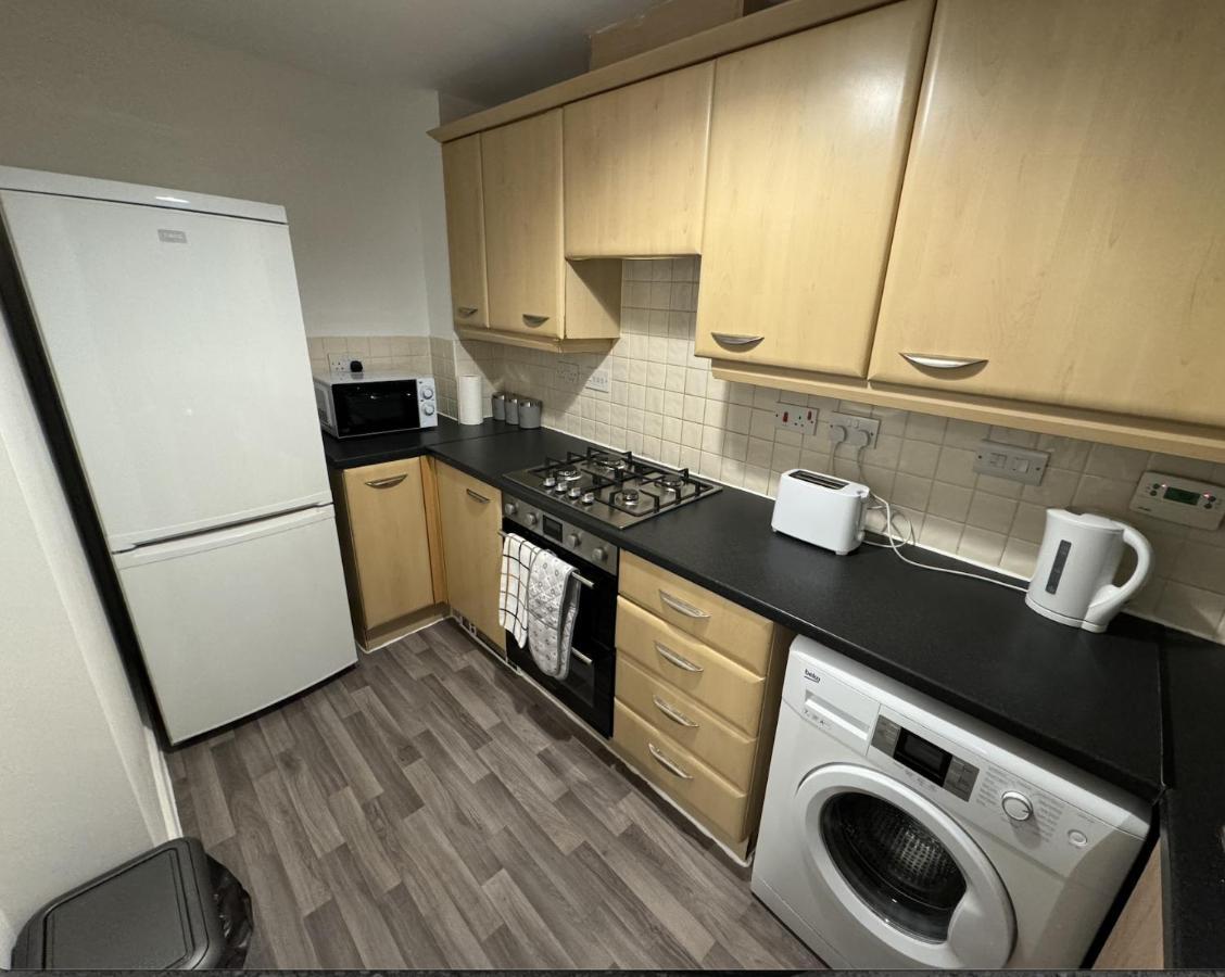 הוילה וולינגבורו Modern Townhouse - 3 Bed 2.5 Bath 2 Private Gated Parking מראה חיצוני תמונה